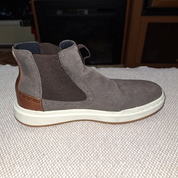 A pair of Stacy Adam's men's slip-on booties in a size 10M. EUC - Picture 5 of 13